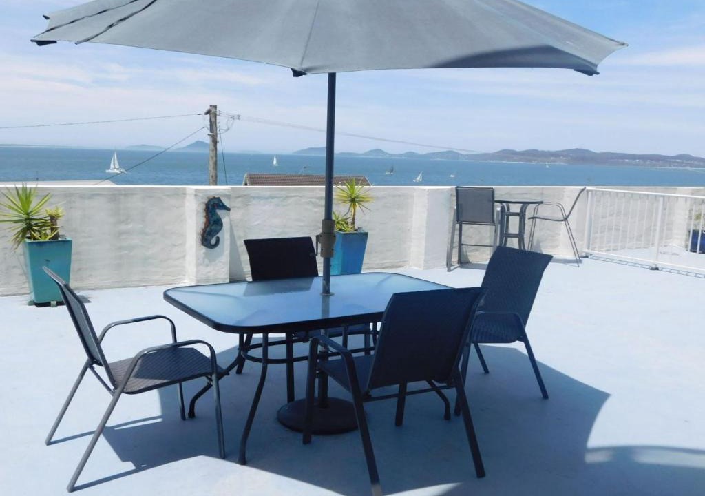 Soldiers Point Apartment | The Point, 5, 5-7 Mitchell Street large balcony with great water views
