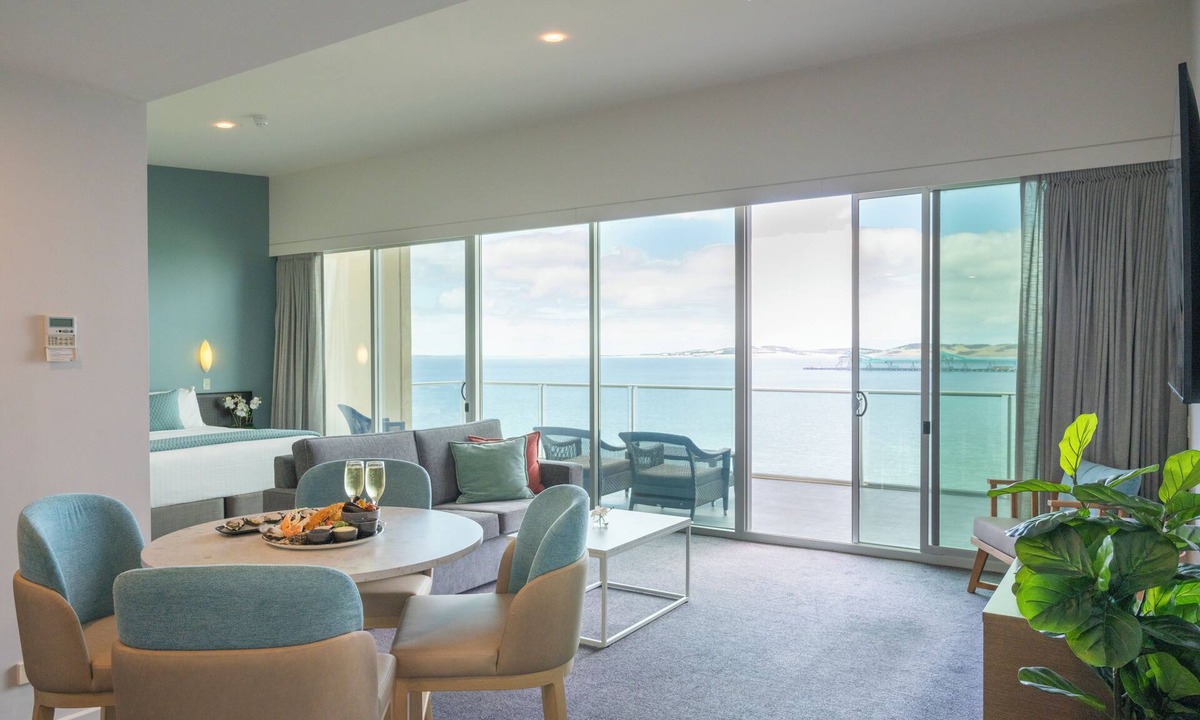 Port Lincoln Hotel | The Port Lincoln Hotel