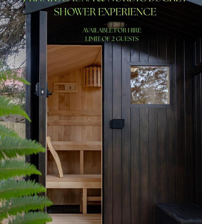 Strahan Hotel | The Quarters