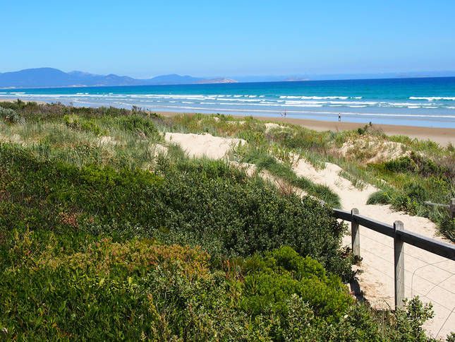 Sandy Point House | The Quirky - 3 minute walk to the beach