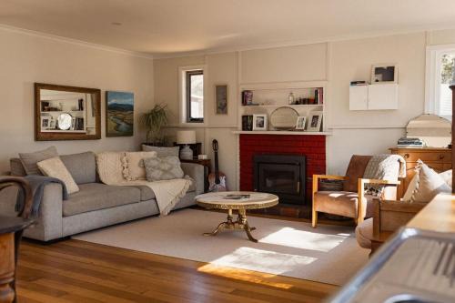 Binalong Bay House | The Rockpool Shack - Bay of Fires