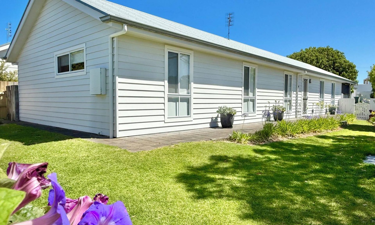 Waterhouse House | The Saltbox- Town Center, great location!