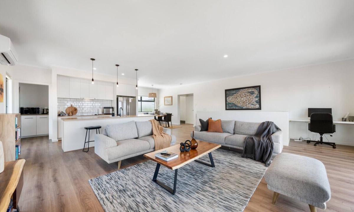 Middleton House | The Sandbar Stay - Seaside Escape w/Modern Comfort