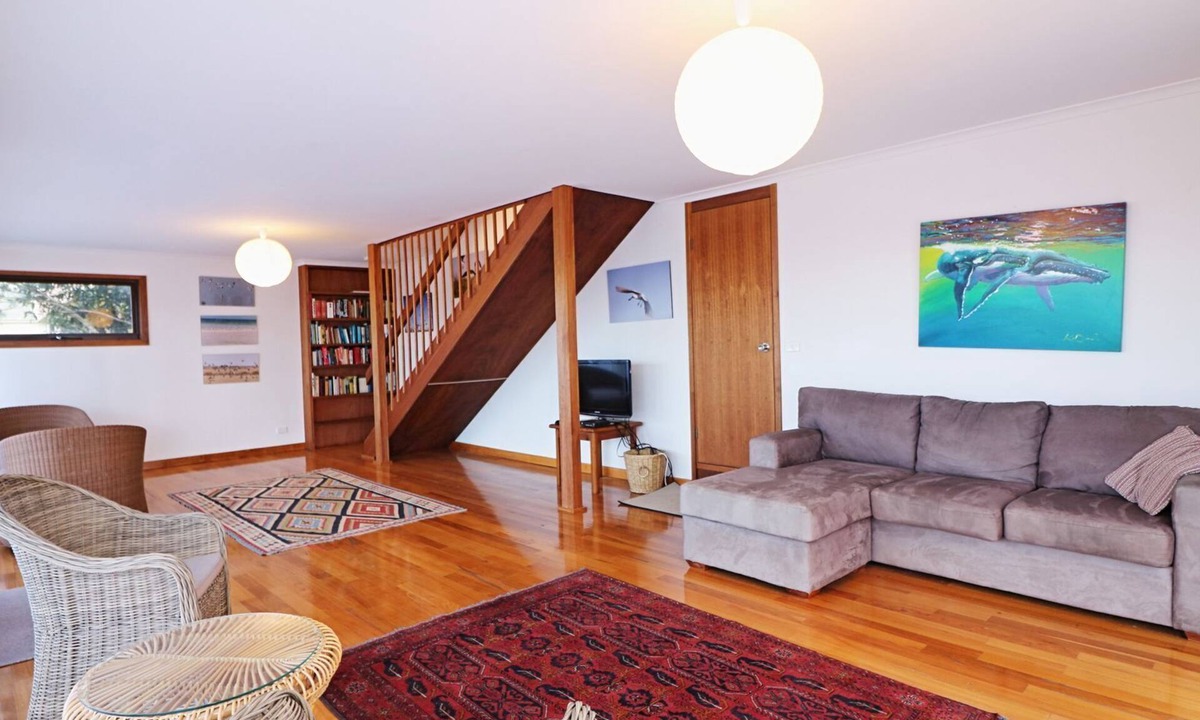 Eden House | The Tree House Eden - 3 Bedroom house with Stunning bushland setting - 2+ nights