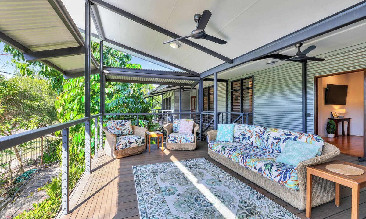 Parap House | The Treehouse | Big Balcony | 3Bd, 2 Bth with Spa