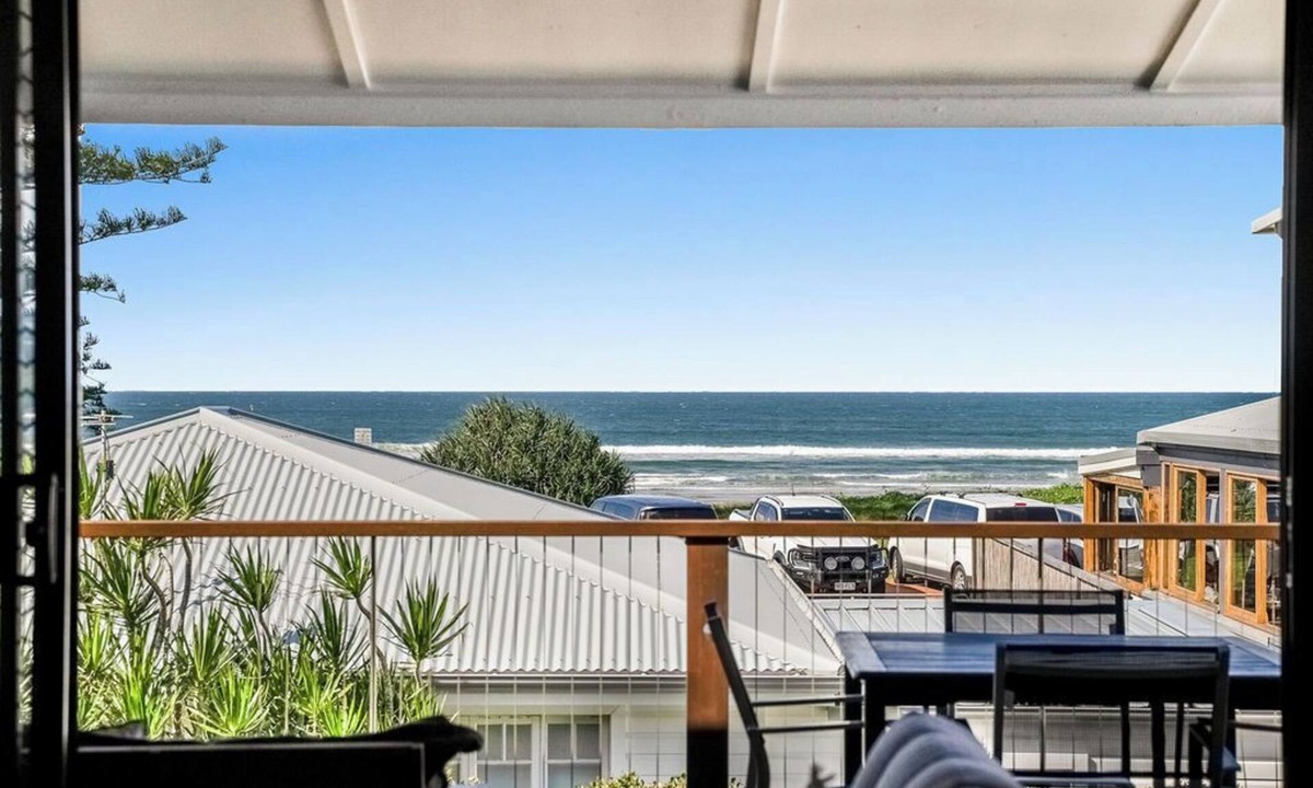 North Creek Apartment | The ultimate peaceful beachside escape for a couple or holiday makers.