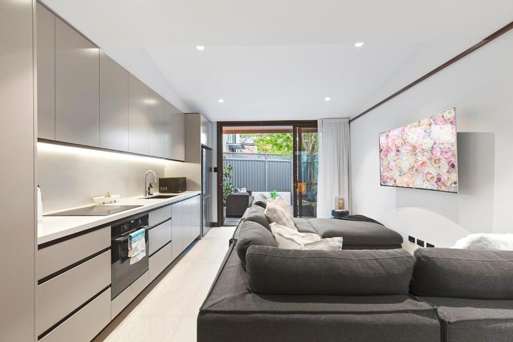 Ultimo House | The Victorian Stone Terrace