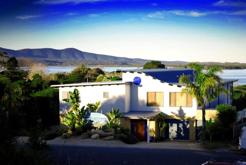 Mallacoota Apartment | The Wave Oasis SC B&B