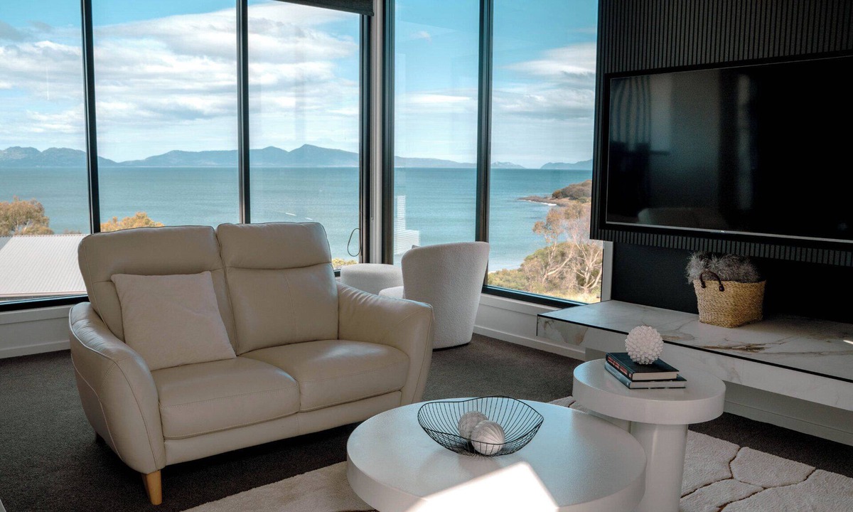 Swansea House | The White House - Holiday Houses Tasmania