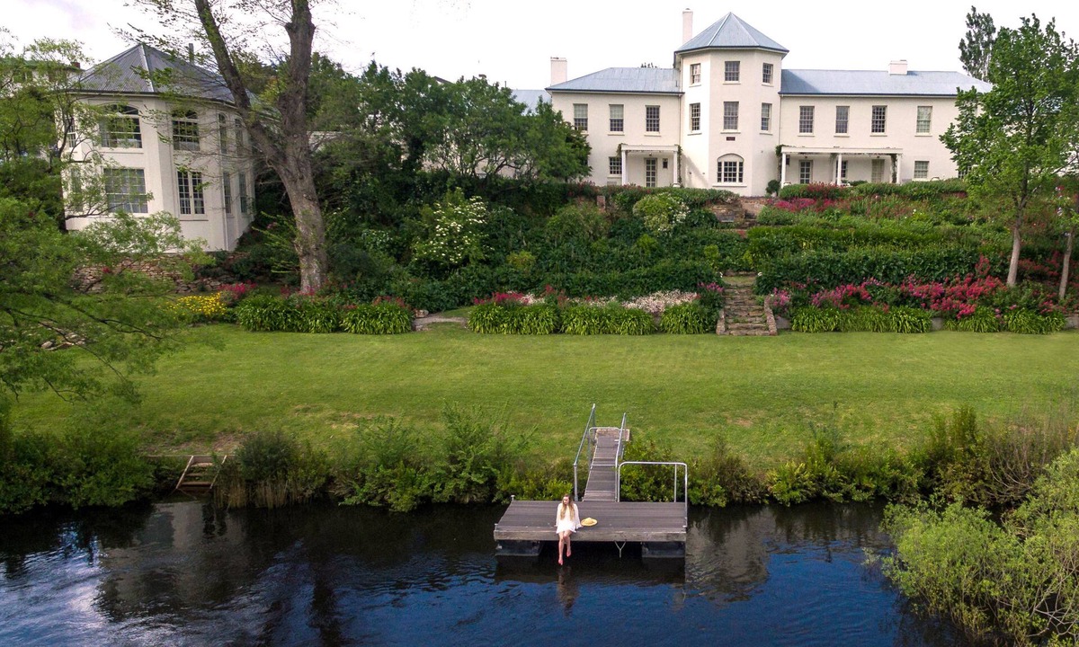 New Norfolk Hotel | The Woodbridge Waterfront Rooms.