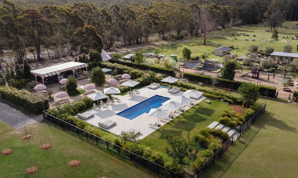 Tomerong Hotel | The Woods Farm