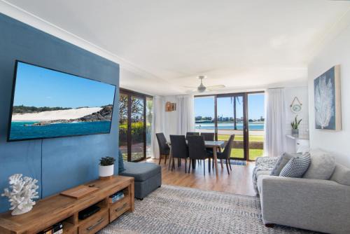 Tuncurry Apartment | Time and Tide 1