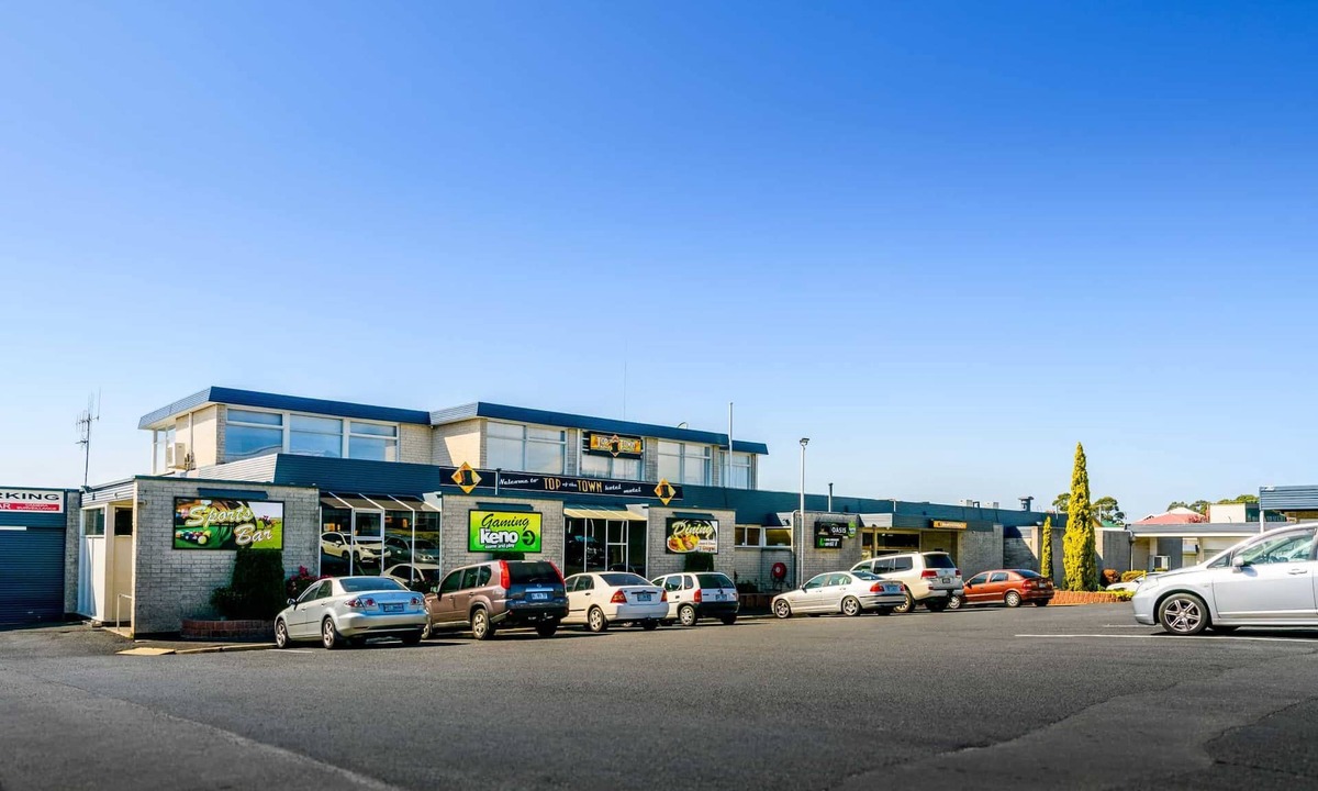 Upper Burnie Hotel | Top of the Town Hotel Motel