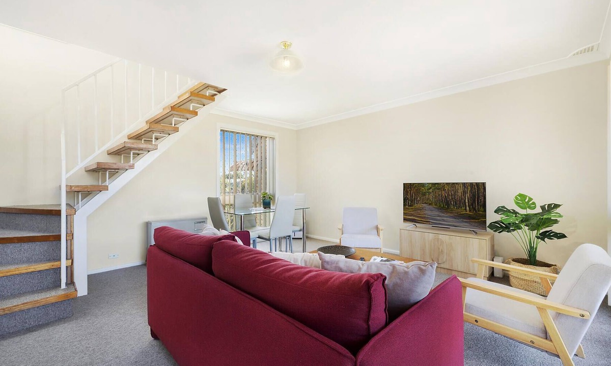 Orange East House | Townhouse, walking distance to cafes and restaurants
