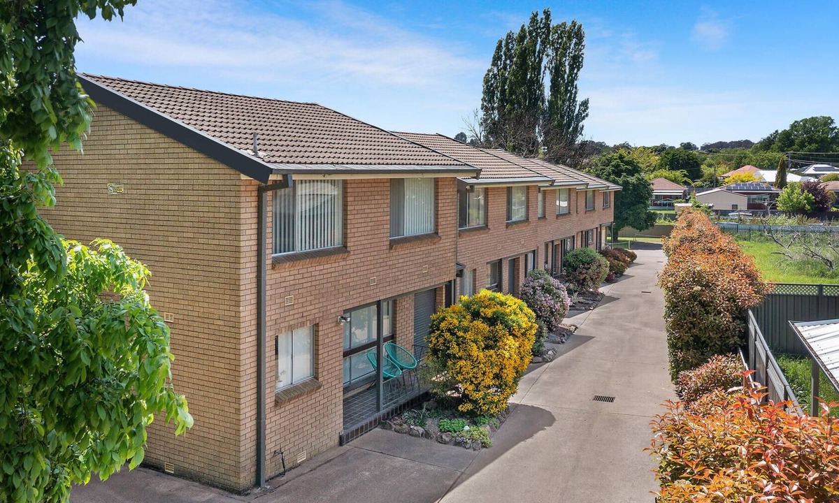 Glenroi House | Townhouse, walking distance to cafes and restaurants