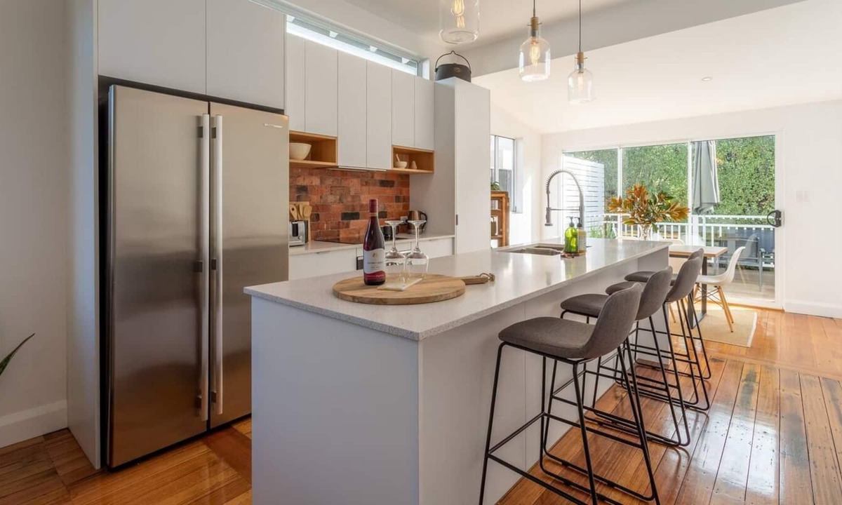 Launceston CBD Cottage | Tralee Cottage Novel Charm with Modern Finishes