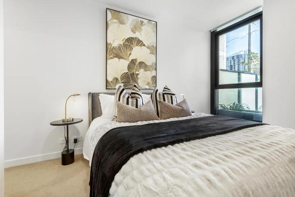 Heidelberg Apartment | Tranquil Apt Major Hospital Precinct w Parking