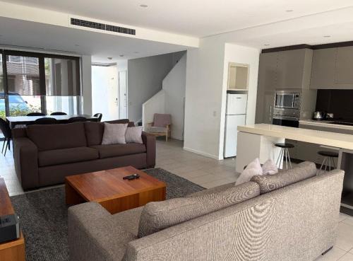 Magenta Shores House | Tranquil Garden Villa at Magenta