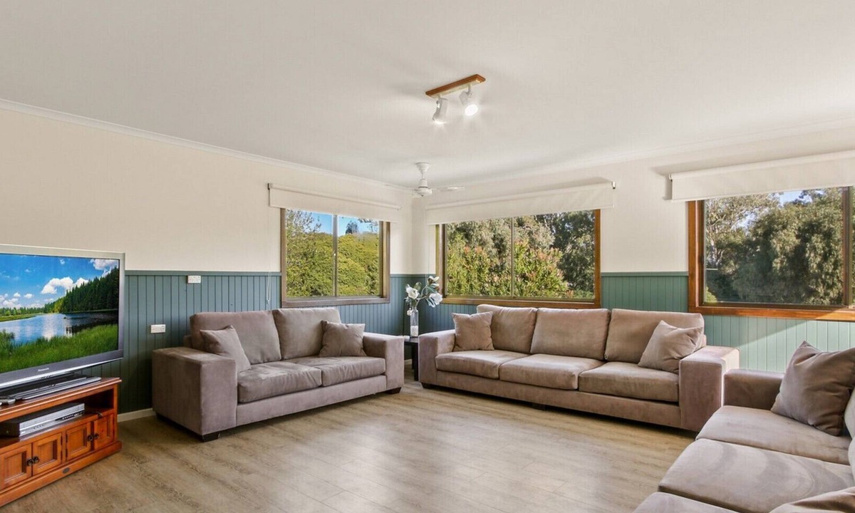 Metung House | Treetop Retreat | Family Escape with Pool