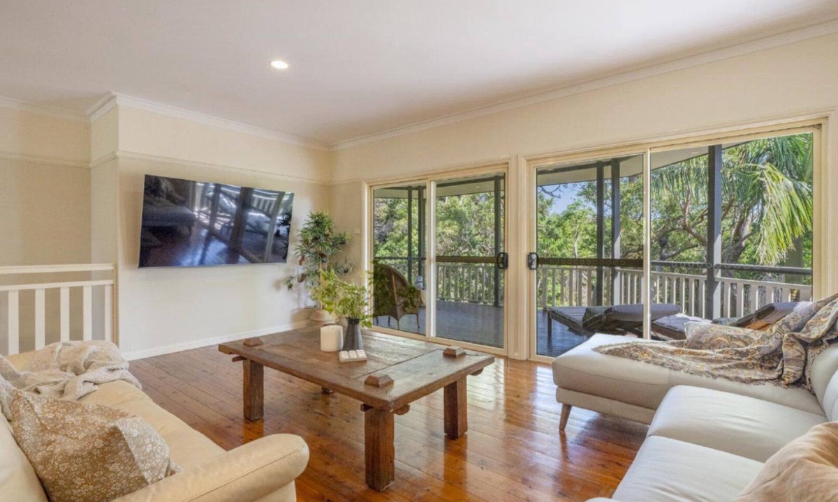 Wooloweyah House | Treetop Retreat - Lifestyle Yamba