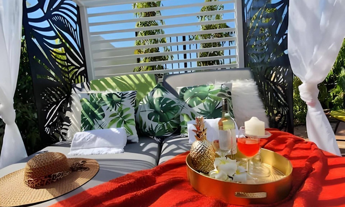 The Gardens House | Tropical 4 BDR Townhouse in the Gardens/Secure Parking, Spa