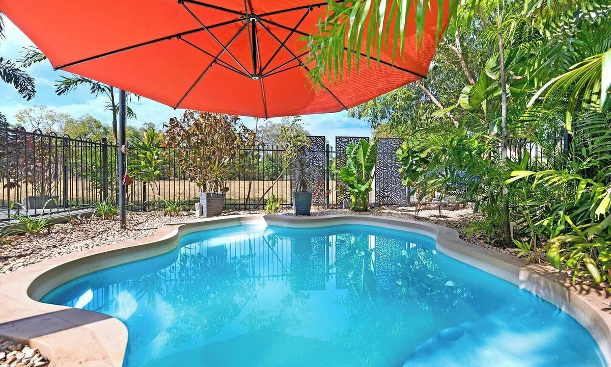 Fannie Bay House | Tropical Allure A Tranquil Fannie Bay Oasis