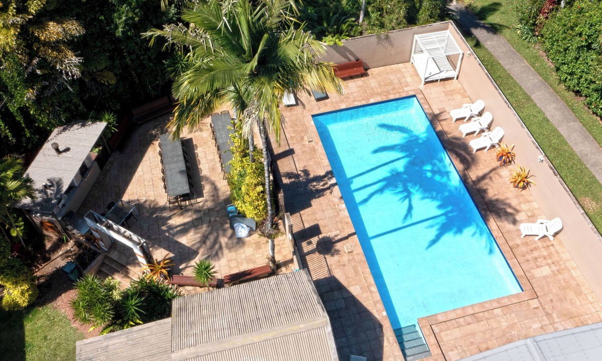Wongaling Beach RV Rental | Tropical Hibiscus Caravan Park