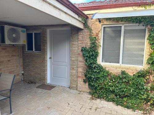 Willetton House | two bed room Lovely granny flat