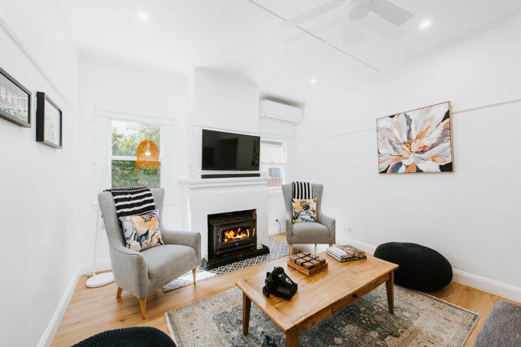 Central Mudgee House | Two Daughters Cottage - Refined Country Living