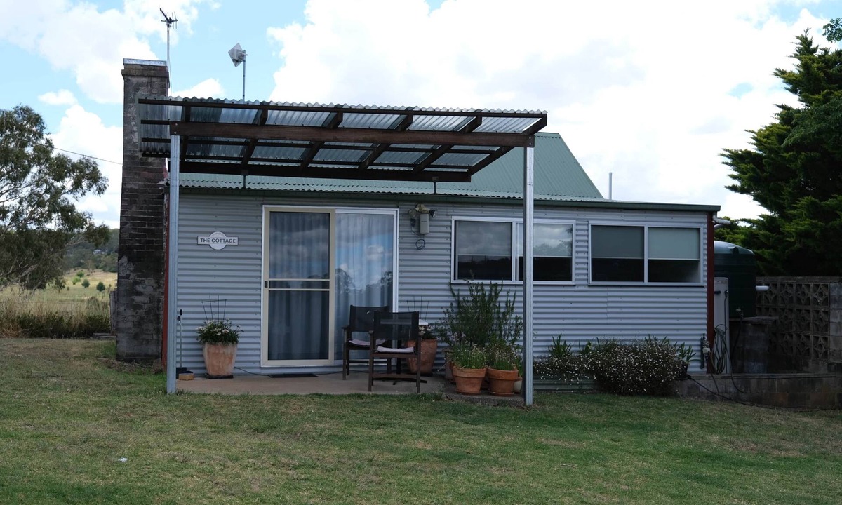 Armidale Apartment | Twodogfolly at Dangarsleigh, Cottage at Dangarsleigh