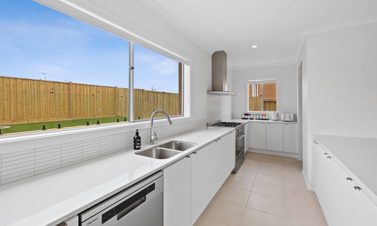 Torquay House | Ultimate Family Retreat on Rosella