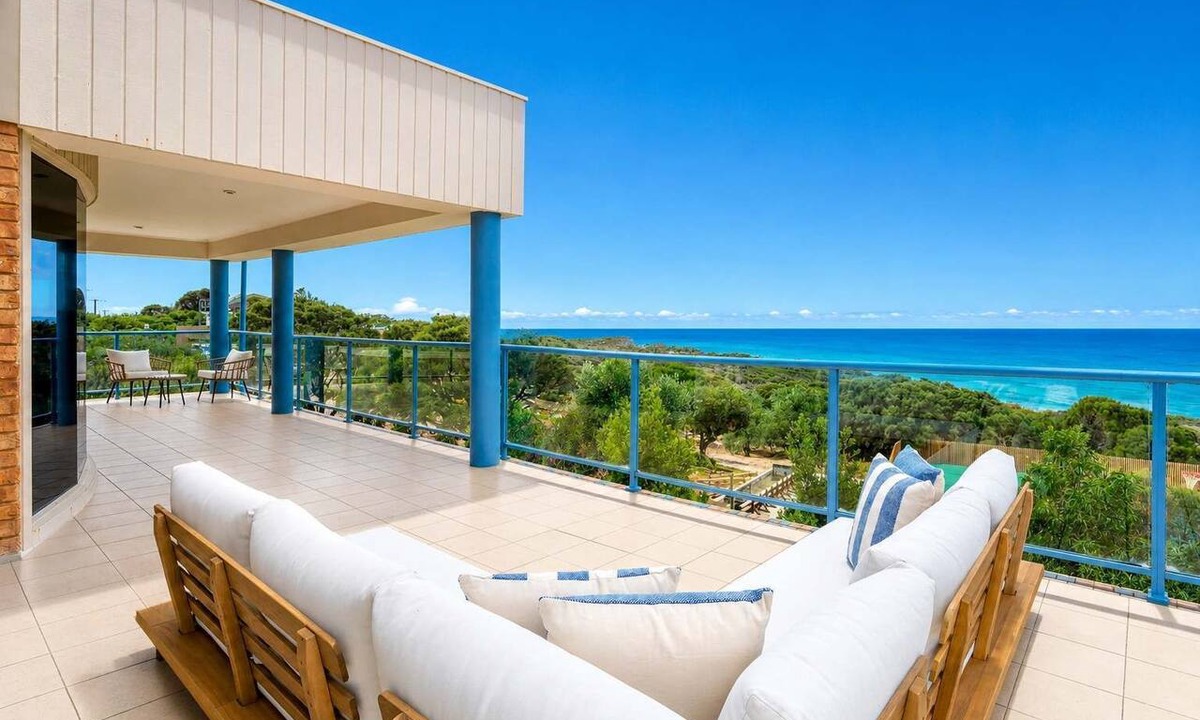 Jan Juc House | Ultimate Ocean Views - Pet Friendly sleeps 20