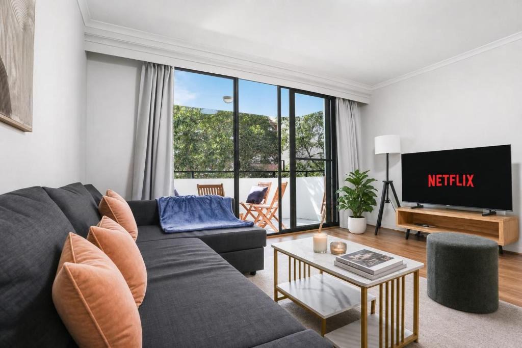 Ultimo Apartment | Ultimo NSW - 2 Bedroom Apartment with Balcony