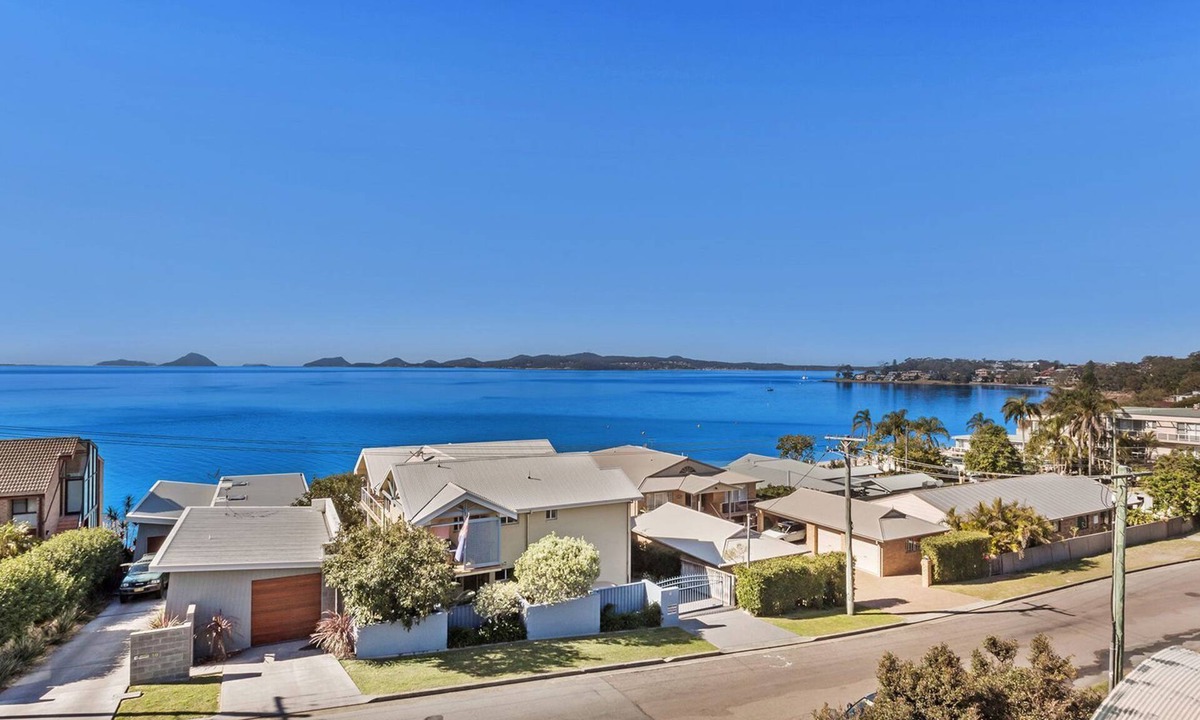 Soldiers Point Apartment | Unbeatable views of the bay!