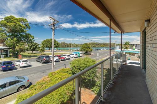 Forster Apartment | Unit 1 of 5 Lake St