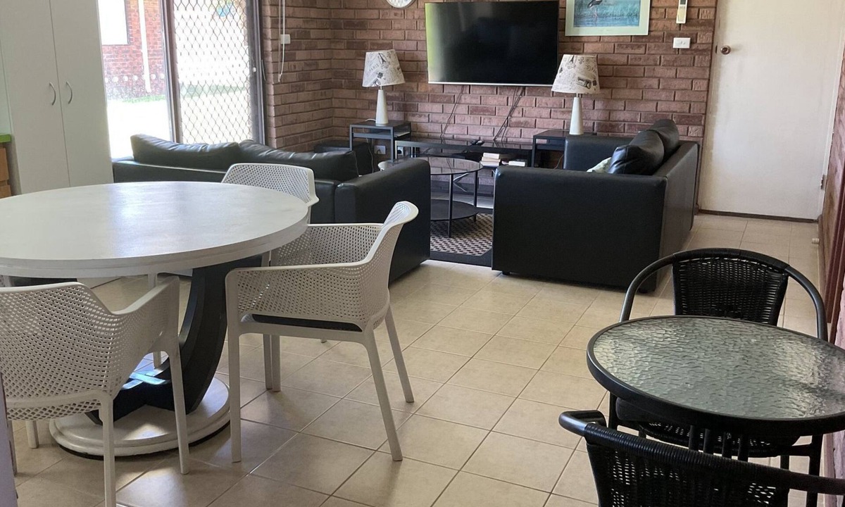 Jurien Bay Ski Chalet | Unit 16, 2 Casuarina Crescent, Ocean Beach Chalets