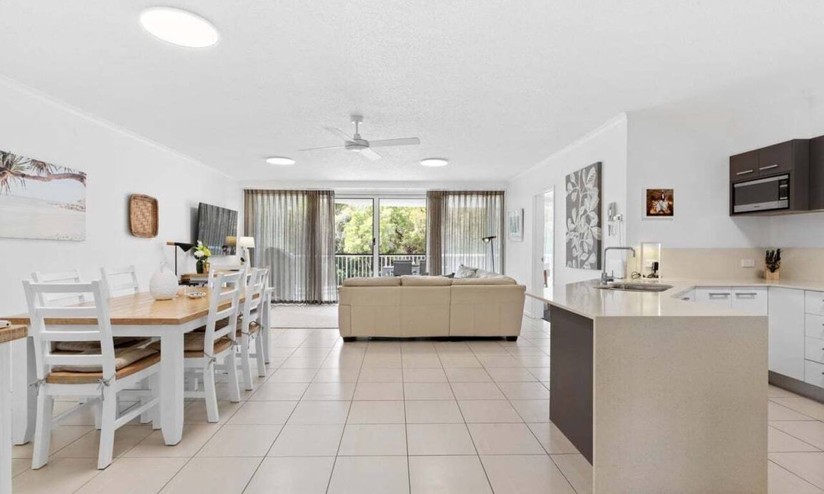 Point Arkwright Apartment | Unit 2 'Point Break'