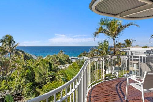 Sunshine Beach Apartment | Unit 6 Andari Sweeping Sunshine Beach Views Close to Everything