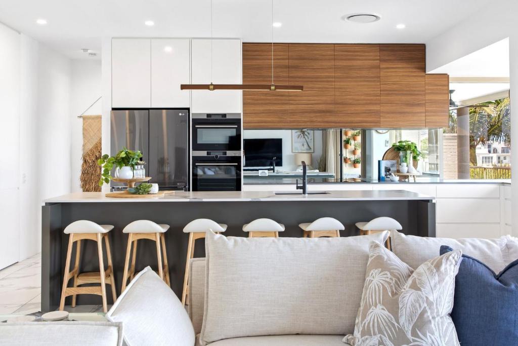 Sunshine Beach Apartment | Unit 8 Nereus Stunning and Sophisticated 3 Bedroom Apartment with View