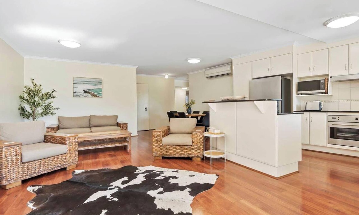 Rockhampton Apartment | Victoria's Apartment | Riverfront, Pool, CBD