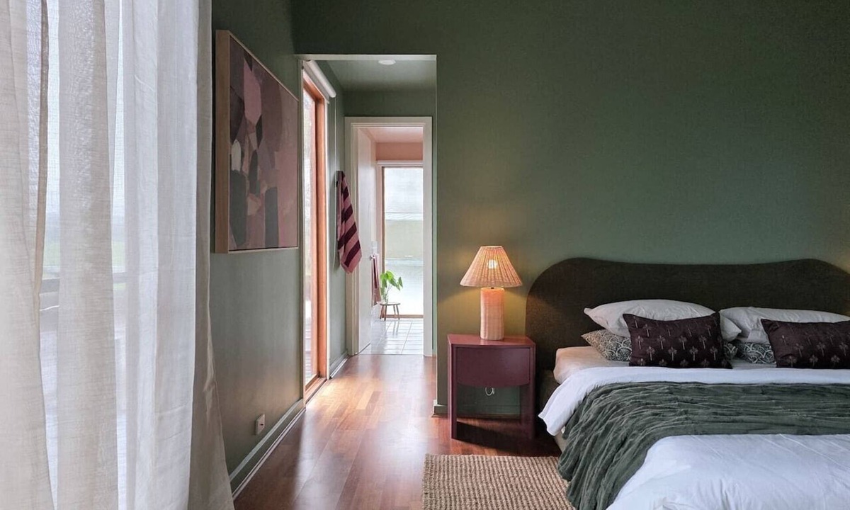 Normanville House | Villa #1 South Shores ~ Treehouse Couples Retreat