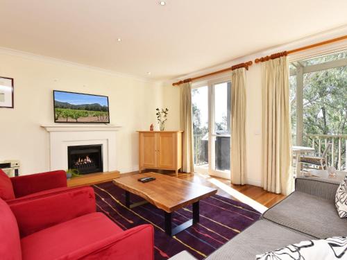 Pokolbin Villa | Villa 3br Chambourcin Villa located within Cypress Lakes Resort