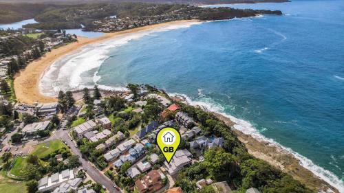 Avoca Beach House | Villa Avoca - Stroll To The Sand, Cafes, & Cinema
