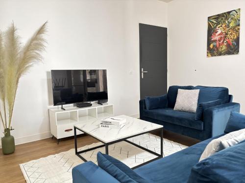Cayenne Villa | Villa Douglas - 2 à 3 chambres, parking & garage