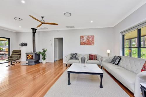 North Rothbury House | Vine & Valley Retreat