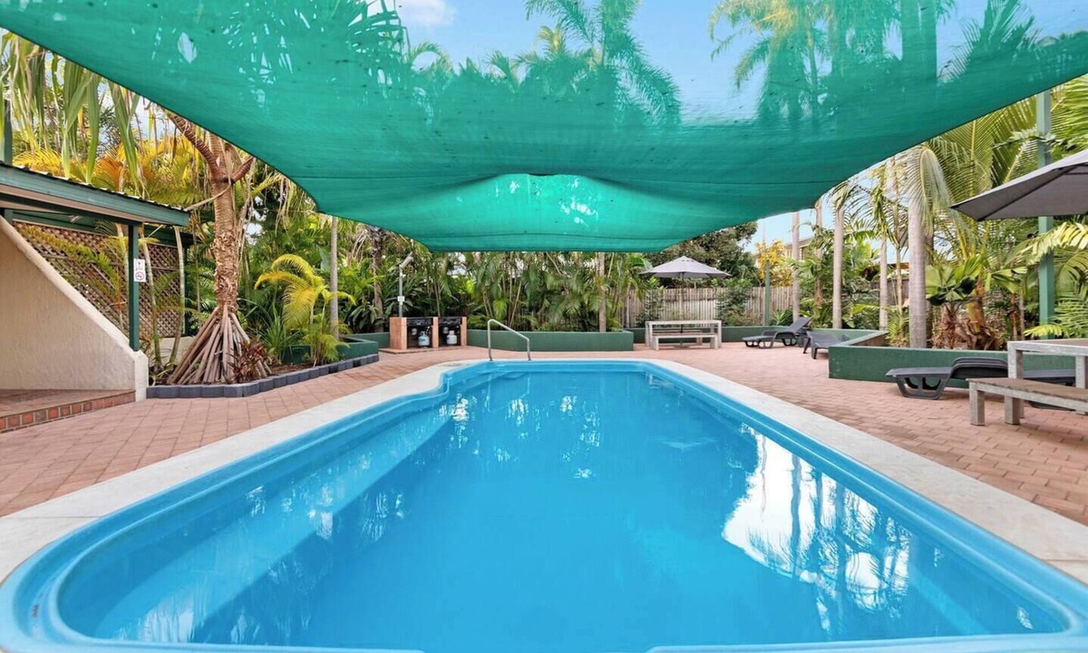 The Gardens Apartment | Vintage Charm at The Gardens with Lagoon Pool