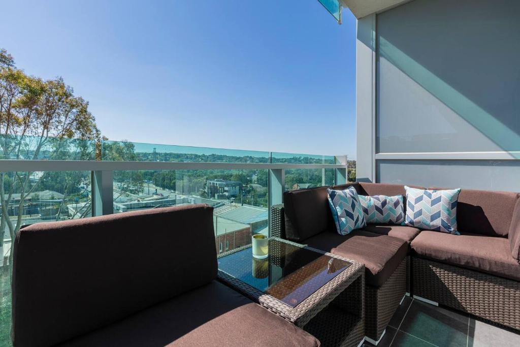 Glen Iris Apartment | Vivid on Malvern Road - A Convenient Lifestyle Stay