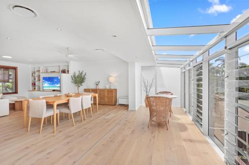 Forster House | Vivid Retreat