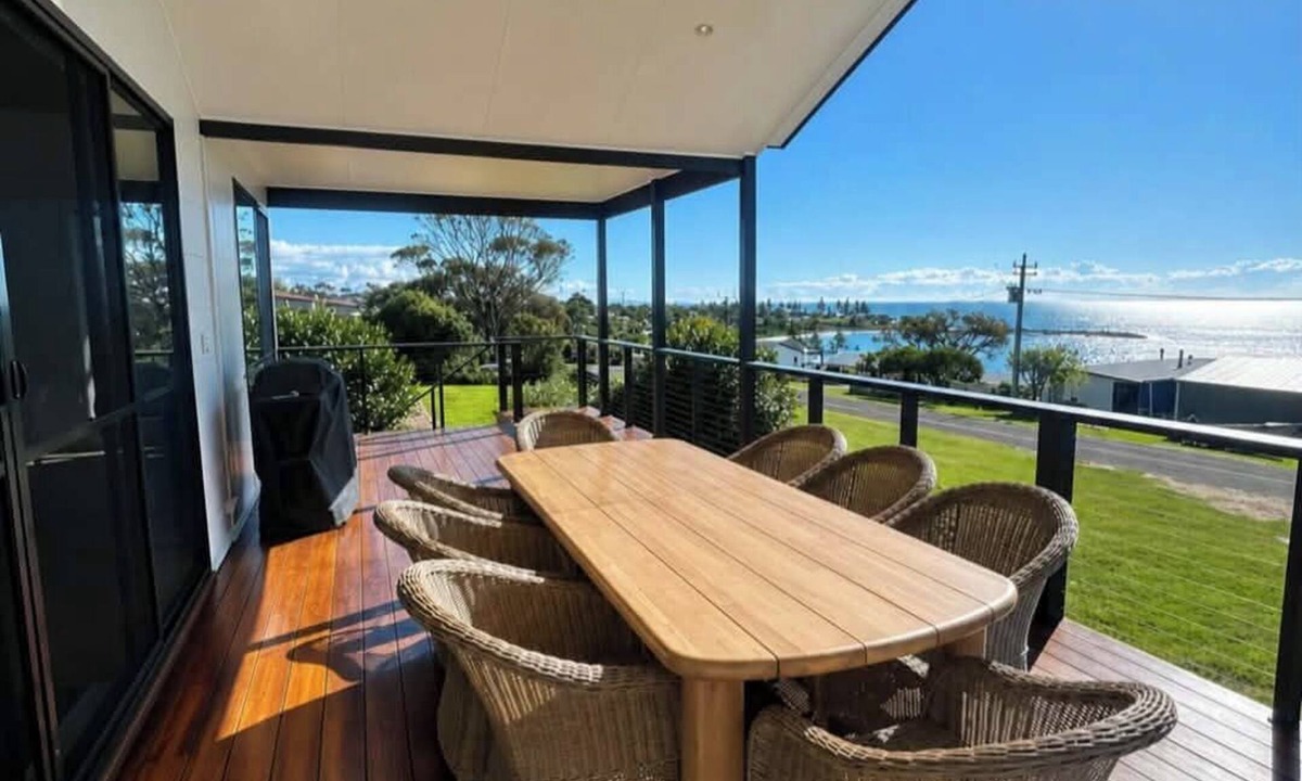 Penneshaw House | Wake to Ocean Views & Wildlife at Ohana Ocean Breeze
