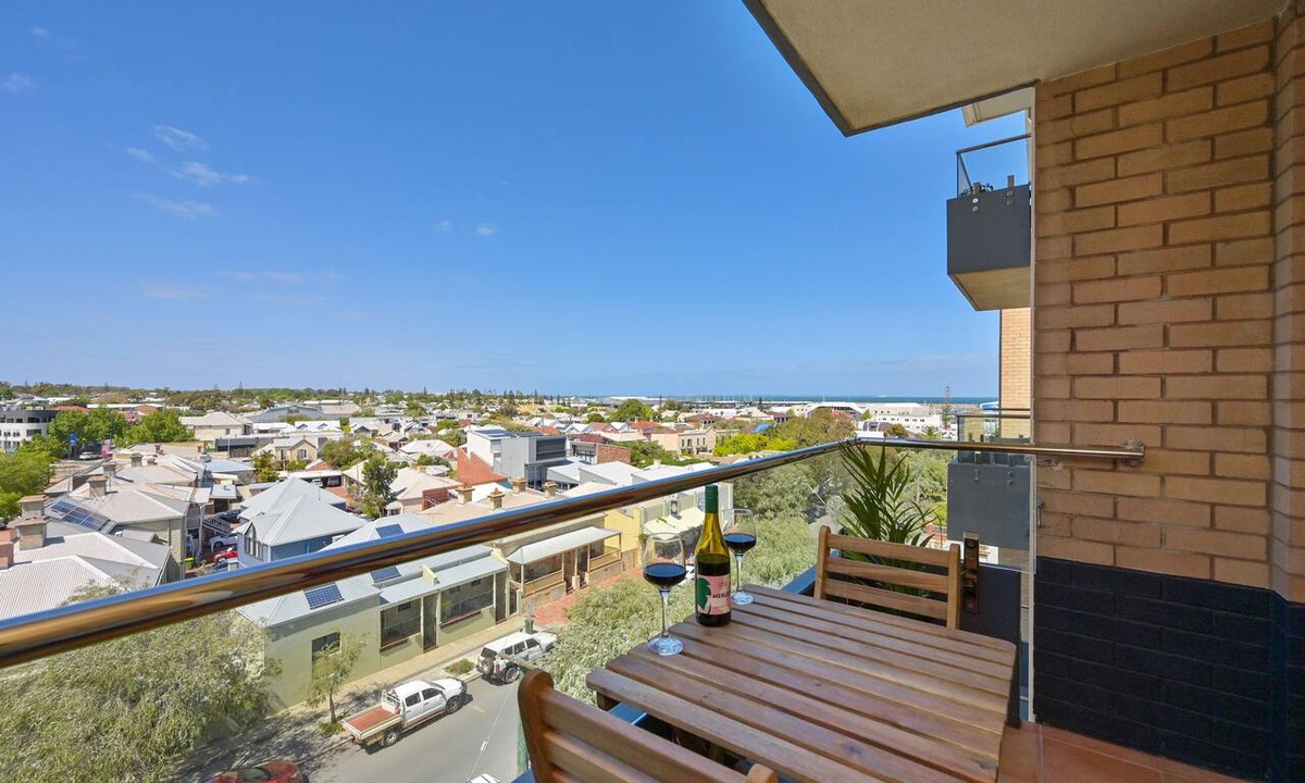 Fremantle Apartment | Wake up to panoramic Fremantle views from this bright, centrally located apartment. Just a short walk to Cappuccino Strip, Fishing Boat Harbour, Bathers Beach and the Rottnest Ferry. Enjoy a private balcony, free secure parking, fast WiFi, fu